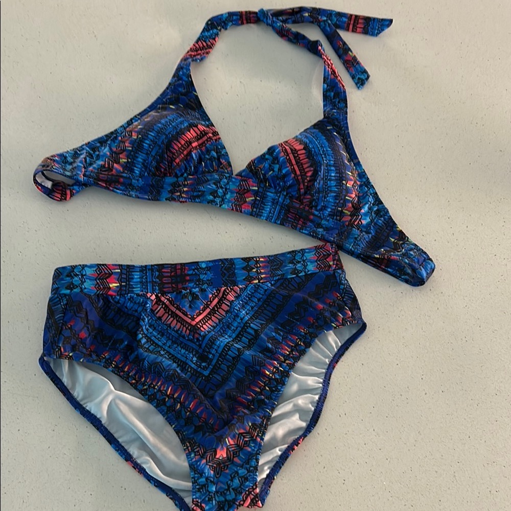 VENUS Bikini halter top and high waisted bottom